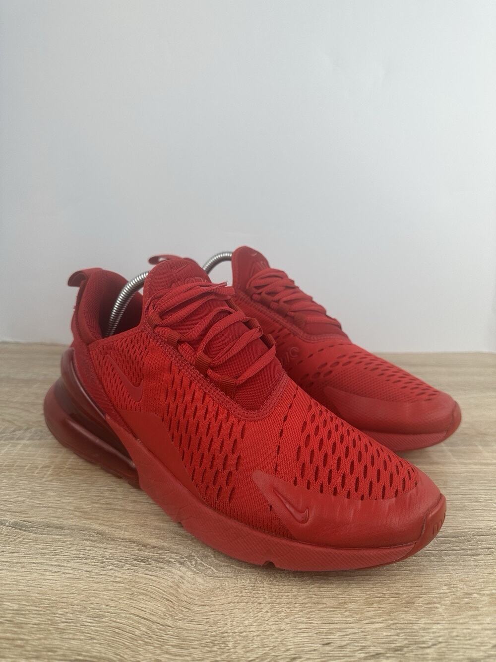 Nike Air Max 270 Triple Red CV7544-600 Men’s Size 9 US Running Shoes